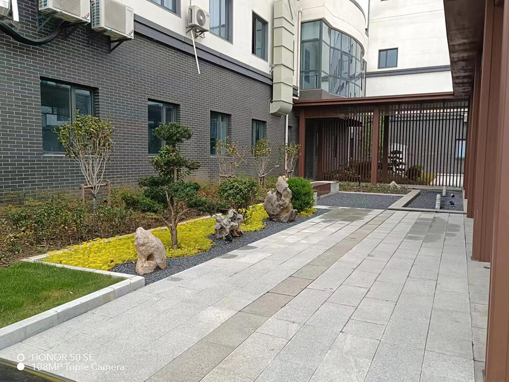 潤(rùn)澤公司中庭花園